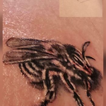 Obscura Ink - The idea and the RESULT - not a great angle of the bee...it looks so much better in person - Tattoo Near Me - Denver, Colorado Obscura Ink - The idea and the RESULT - not a great angle of the bee...it looks so much better in person - Tattoo Near Me - Denver, Colorado