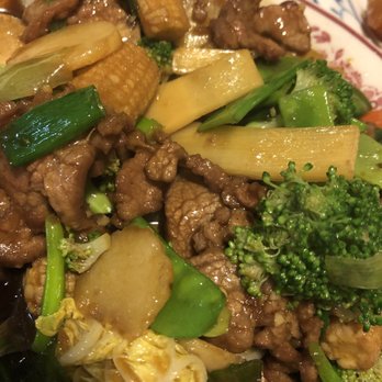 Tsing Tao - Beef with veggies - Chinese Near Me - Wilmette, Illinois