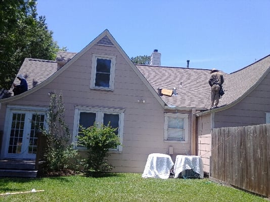 Alfaro Bros Roofing Logo