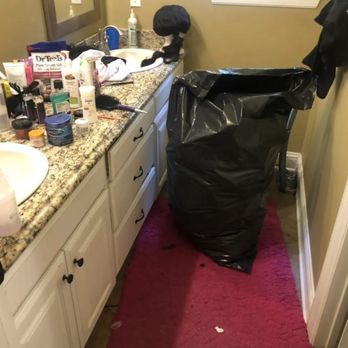 Pro Gleaux Cleaning - Bathroom Cleaning Before - Home Cleaning Near Me Pro Gleaux Cleaning - Bathroom Cleaning Before - Home Cleaning Near Me