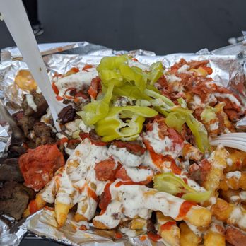 Hefty Gyros - Chicken and gyro ultimate fries - Food Trucks Near Me Hefty Gyros - Chicken and gyro ultimate fries - Food Trucks Near Me