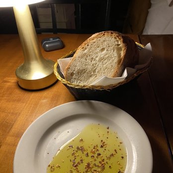 Antonio's Trattoria - Great bread, with pepper olive oil. - Italian Near Me - Bronx, New York