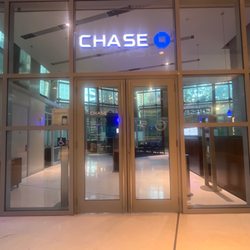Chase Bank - Main entrance - in the lobby