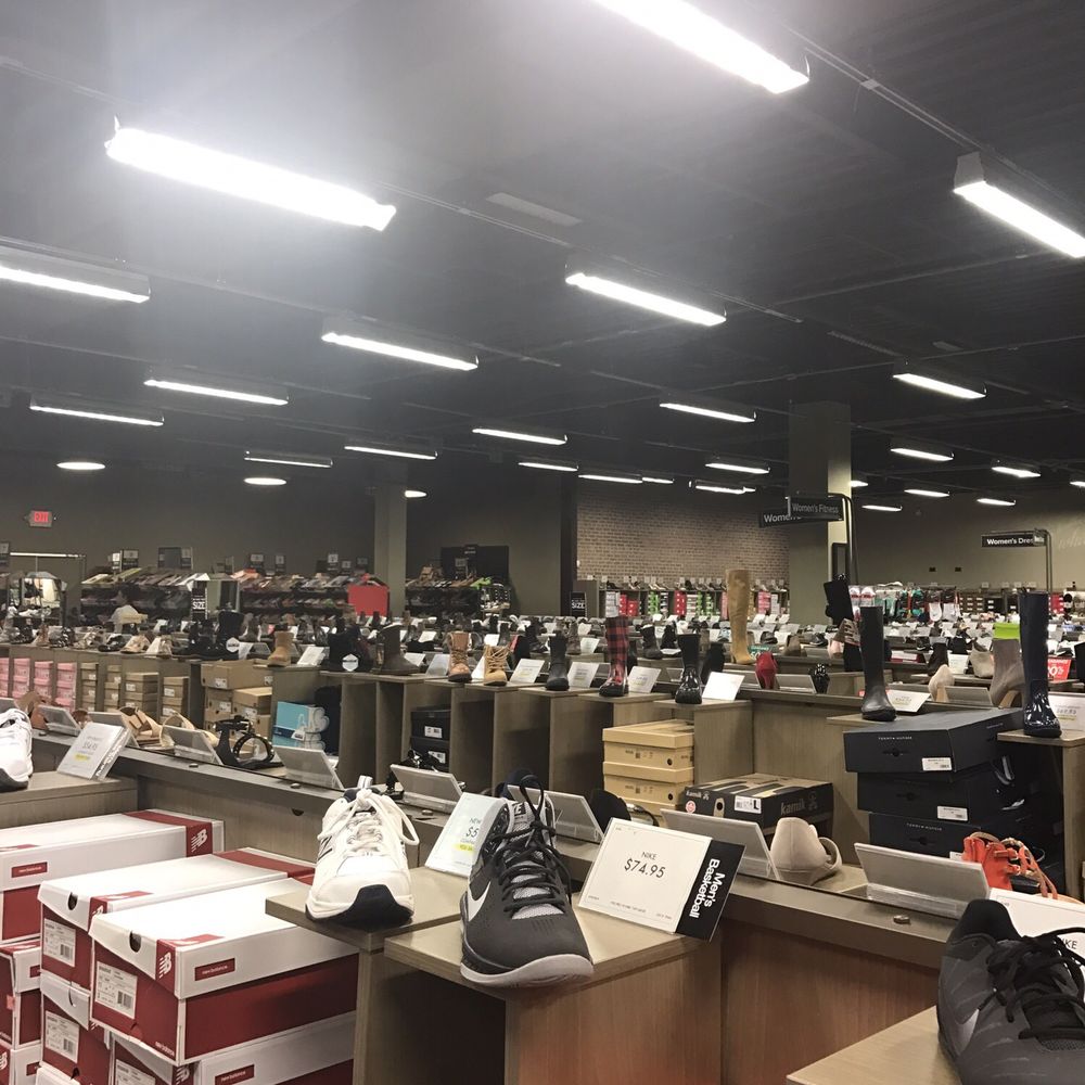 DSW Designer Shoe Warehouse - DSW Cumberland Mall Inside - Shoe Stores Near Me - Atlanta, Georgia