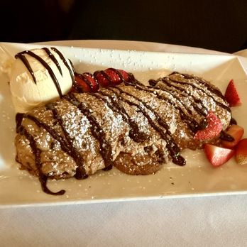 Oceano Bistro - Chocolate chip cookies with vanilla ice cream - Seafood Near Me - Clayton, Missouri Oceano Bistro - Chocolate chip cookies with vanilla ice cream - Seafood Near Me - Clayton, Missouri