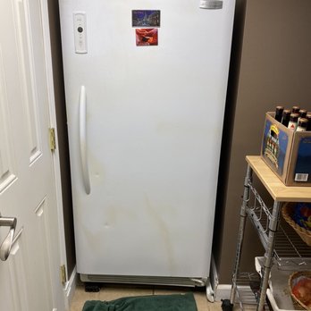 L & L Appliances Mart - Existing freezer (leaking water, hence the towel) - Appliances & Repair Near Me - Chicago, Illinois L & L Appliances Mart - Existing freezer (leaking water, hence the towel) - Appliances & Repair Near Me - Chicago, Illinois