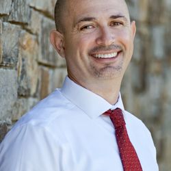 Sonoma County Oral Surgery & Dental Implant Center - Dr. Vicente Chavez