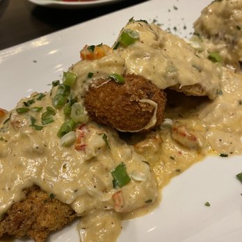 Bayview Café - Crab cakes and fried green tomato appetizer - New American Near Me - Biloxi, Mississippi Bayview Café - Crab cakes and fried green tomato appetizer - New American Near Me - Biloxi, Mississippi