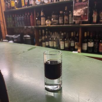 Et Kabüffke - Shot of the stuff - Dive Bars Near Me - Dusseldorf, NW Et Kabüffke - Shot of the stuff - Dive Bars Near Me - Dusseldorf, NW