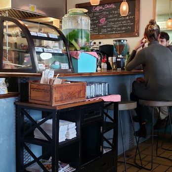 Juicy Kitchen - The breakfast counter. - Breakfast & Brunch Near Me - Ann Arbor, Michigan