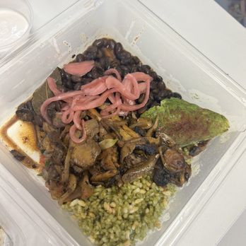 Goop Kitchen - Mushroom Carnitas Bowl - Salad Near Me - Costa Mesa, California Goop Kitchen - Mushroom Carnitas Bowl - Salad Near Me - Costa Mesa, California
