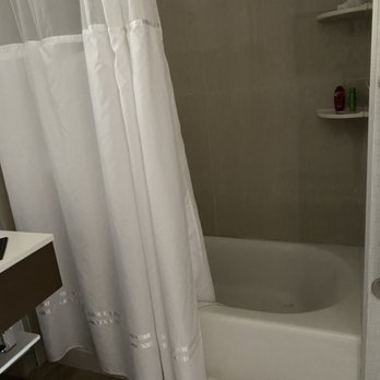 Aiden By Best Western - Berkeley - Tub in accessible room - Hotels Near Me - Berkeley, California Aiden By Best Western - Berkeley - Tub in accessible room - Hotels Near Me - Berkeley, California