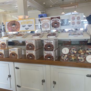 Collin Street Bakery - Bakeries Near Me - Corsicana, Texas Collin Street Bakery - Bakeries Near Me - Corsicana, Texas