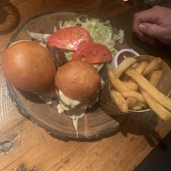 Sur at The Barnyard - Filet Mignon Mini Slider Dinner - New American Near Me - Carmel, California Sur at The Barnyard - Filet Mignon Mini Slider Dinner - New American Near Me - Carmel, California