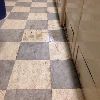 Tiny Bubbles Laundrette - Dirty wet floor - Laundromat Near Me - Troutman, North Carolina