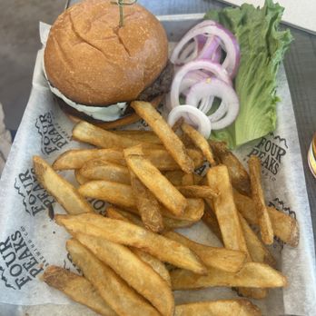 Four Peaks Brewing - The OG - Pubs Near Me - Tempe, Arizona