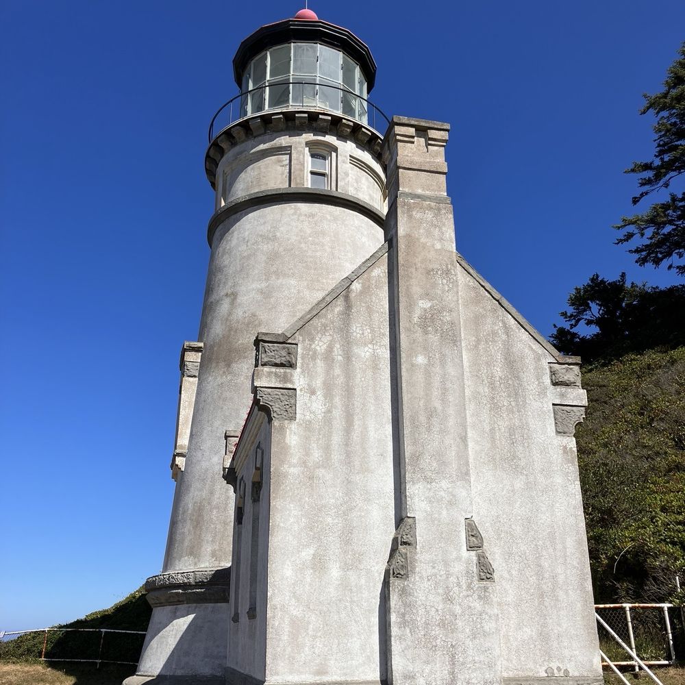 Heceta Head Lighthouse - Lighthouse small. - Landmarks & Historical Buildings Near Me - Florence, Oregon Heceta Head Lighthouse - Lighthouse small. - Landmarks & Historical Buildings Near Me - Florence, Oregon