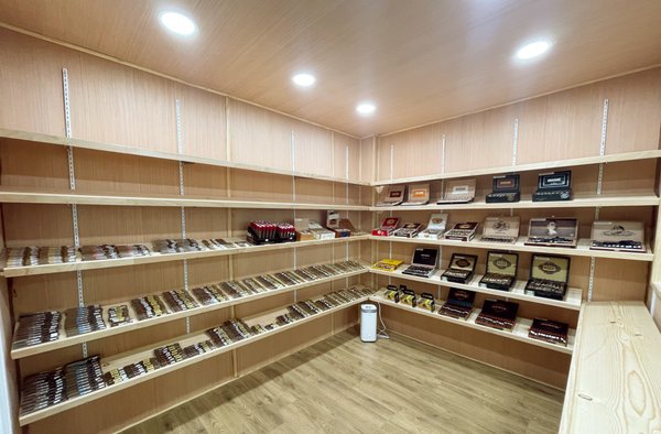 GLASGOW SMOKE SHOP - Updated May 2026 - 15 Photos - 623 S L Rogers Wells  Blvd, Glasgow, Kentucky - Tobacco Shops - Phone Number - Yelp