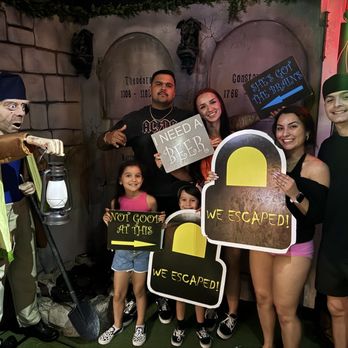 Axescape Room - UnHunt  the mansion - Escape Games Near Me - Surprise, Arizona
