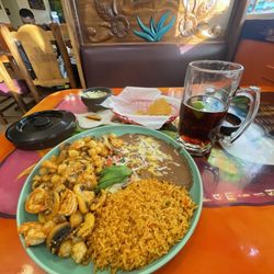 El Agave Ephrata - Shrimp, Scallops, Mushroom dish. I think called El Don.
