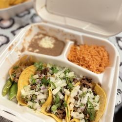 Tacos El Semáforo - Tacos Trio Combo
