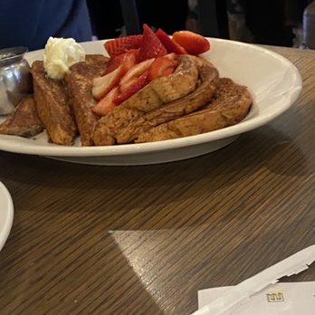 Bella Bru Cafe - French toast - Cafes Near Me - Sacramento, California Bella Bru Cafe - French toast - Cafes Near Me - Sacramento, California