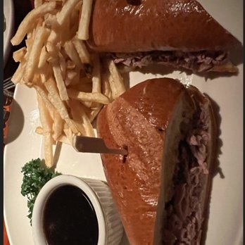 Houston's Restaurant - American Near Me - Hackensack, New Jersey