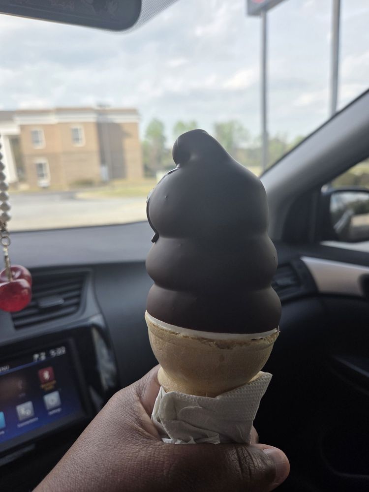 Dairy Queen Grill & Chill Logo