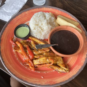 Mambos Cuban Cafe - Pollo de Oro - Cuban Near Me - Jacksonville, Florida