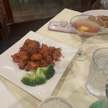 Evergreen On 38 - General Tso's - Shanghainese Near Me - New York, New York Evergreen On 38 - General Tso's - Shanghainese Near Me - New York, New York