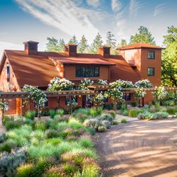 Fort Ross Vineyard Tasting Room - A serene, calm and private tasting room to unwind and enjoy the Sonoma Coast.