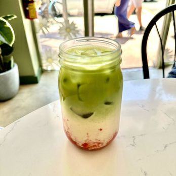 Café Bastille Miami Beach - Strawberry Matcha Latte - Cafes Near Me - Miami Beach, Florida Café Bastille Miami Beach - Strawberry Matcha Latte - Cafes Near Me - Miami Beach, Florida