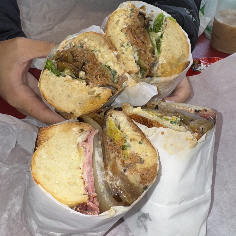 Un Bien - The Press and Caribbean Roast - Caribbean Near Me - Seattle, Washington