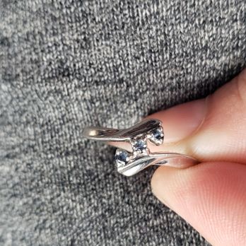 Red lodge Rocks - My Montana sapphire ring :) beautiful I never take it off (other then for this picture lol) - Gemstones & Minerals Near Me - Red Lodge, Montana
