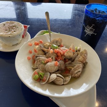 Mo's Seafood & Chowder - Steamers and chowder - oh my! - American Near Me - Astoria, Oregon Mo's Seafood & Chowder - Steamers and chowder - oh my! - American Near Me - Astoria, Oregon