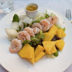 Mary - Tropical salad with shrimp