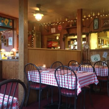 Ferndale Pizza - March 2013 - inside restaurant - Pizza Near Me - Ferndale, California Ferndale Pizza - March 2013 - inside restaurant - Pizza Near Me - Ferndale, California