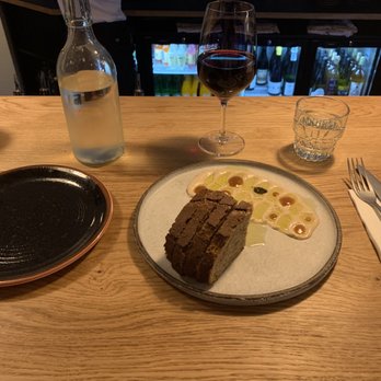 Donda - Bars Near Me - København