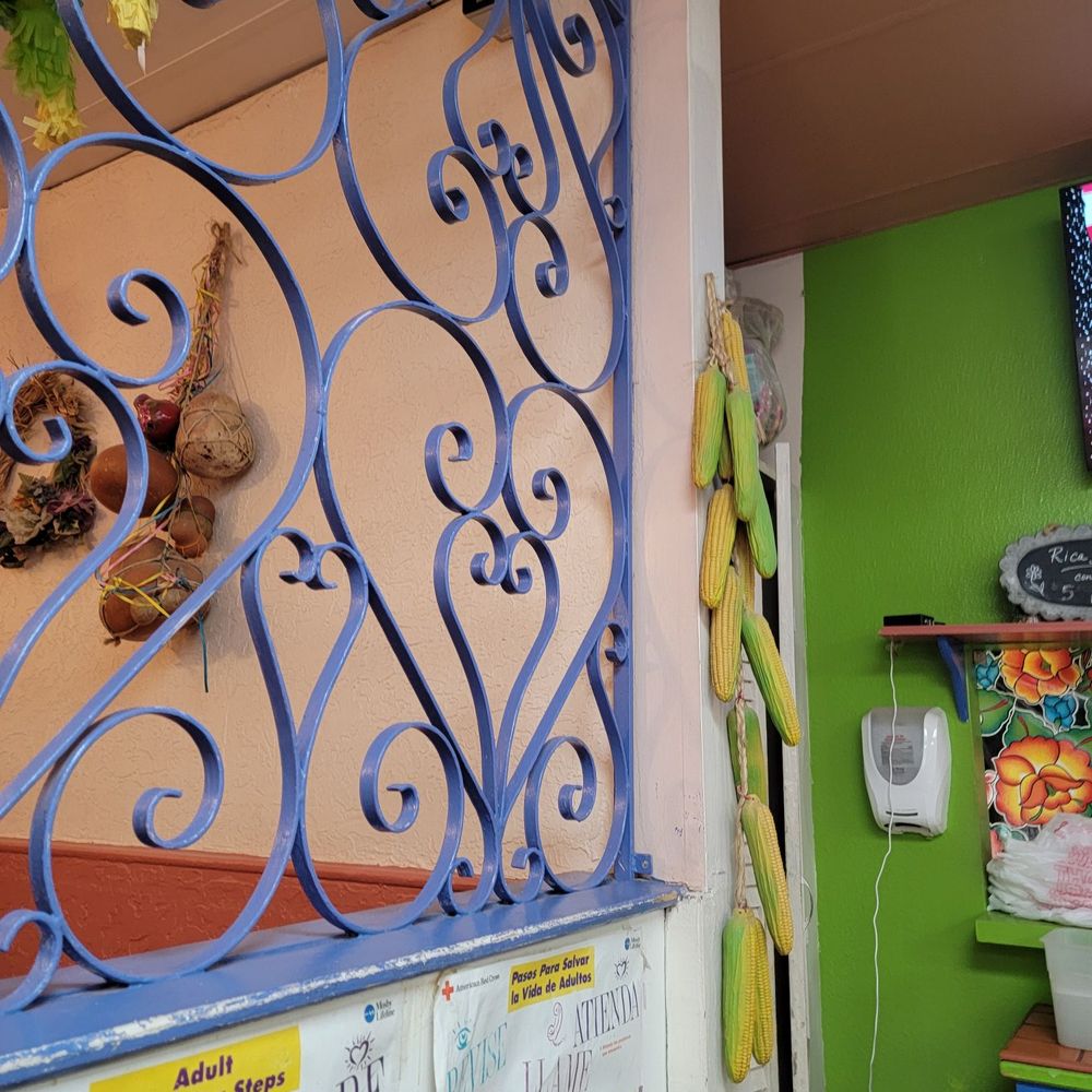 La Tapatia - Mexican Near Me - El Paso, Texas