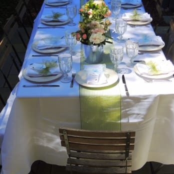 Xtra Pair Of Hands - Table set and cleared by Donna - Caterers Near Me Xtra Pair Of Hands - Table set and cleared by Donna - Caterers Near Me