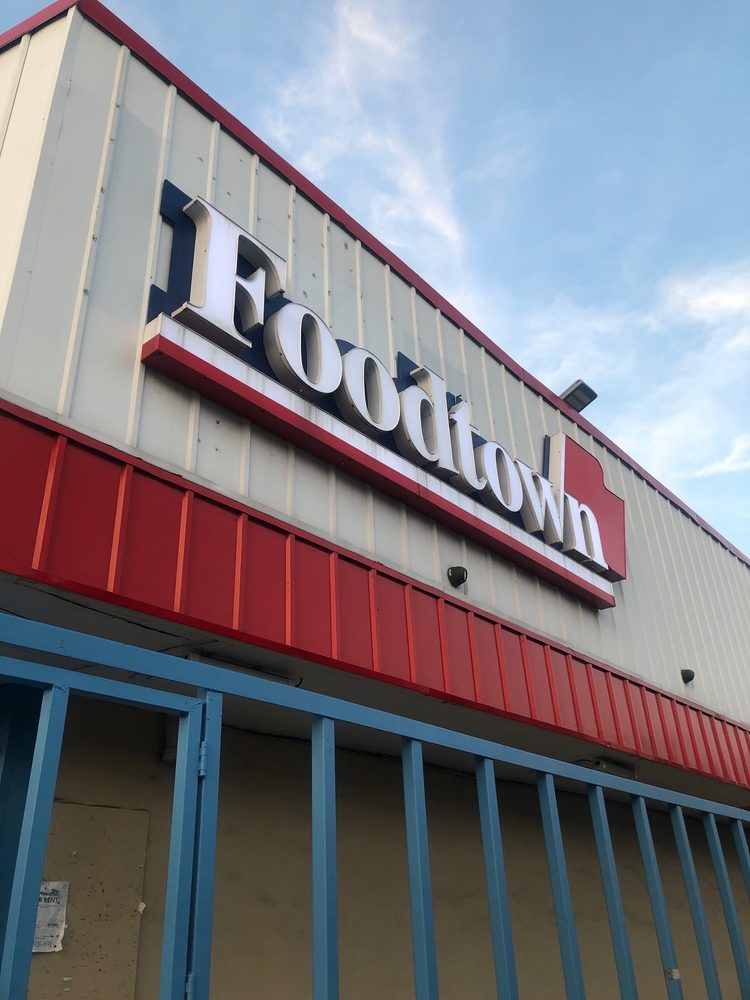 FERREIRA FOODTOWN OF PARSONS BLVD Updated September 2024 11 Photos