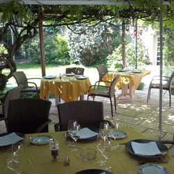 L'Auberge du Mail - Terrasse sous les tilleuls