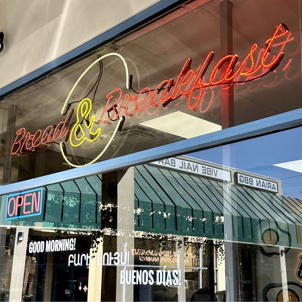 Bread & Breakfast - Burbank - Shop window - Breakfast & Brunch Near Me - Burbank, California Bread & Breakfast - Burbank - Shop window - Breakfast & Brunch Near Me - Burbank, California