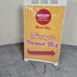 Grocery Outlet - Sign in Parking Lot