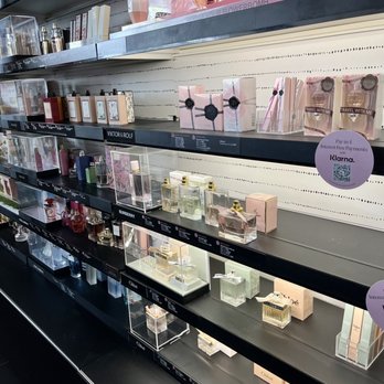 SEPHORA - Women's fragrances. - Cosmetics & Beauty Supply Near Me - South Windsor, Connecticut