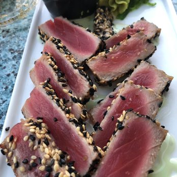 Lazy Days Restaurant - Tuna appetizer I ate as a meal with amazing conch chowder - Seafood Near Me - Islamorada, Florida
