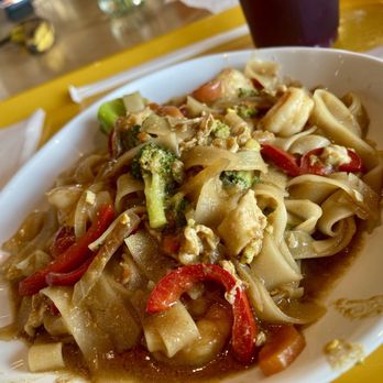 Firecracker Thai Kitchen - Shrimp Pad see ew - Thai Near Me - Syracuse, New York