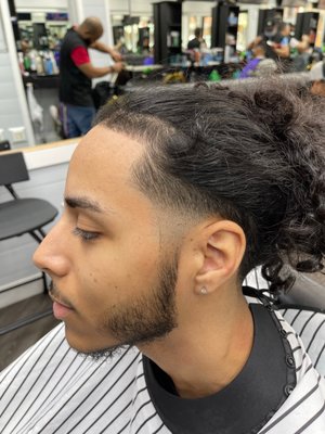D'Friends Barber Shop by null