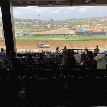 Del Mar Racetrack - Watching the race!! - Race Tracks Near Me - Del Mar, California Del Mar Racetrack - Watching the race!! - Race Tracks Near Me - Del Mar, California