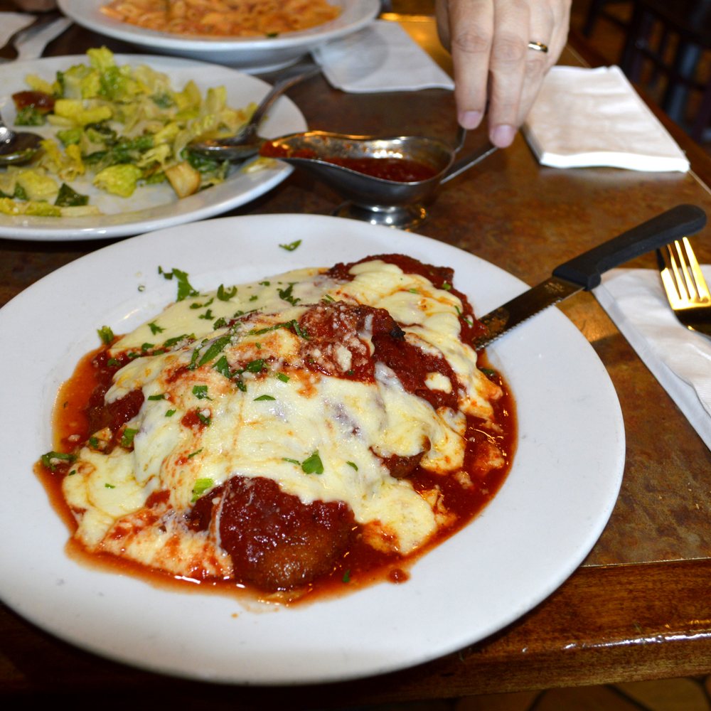 La Casa Bella - Great Veal parmigiana - Italian Near Me - Brooklyn, New York La Casa Bella - Great Veal parmigiana - Italian Near Me - Brooklyn, New York